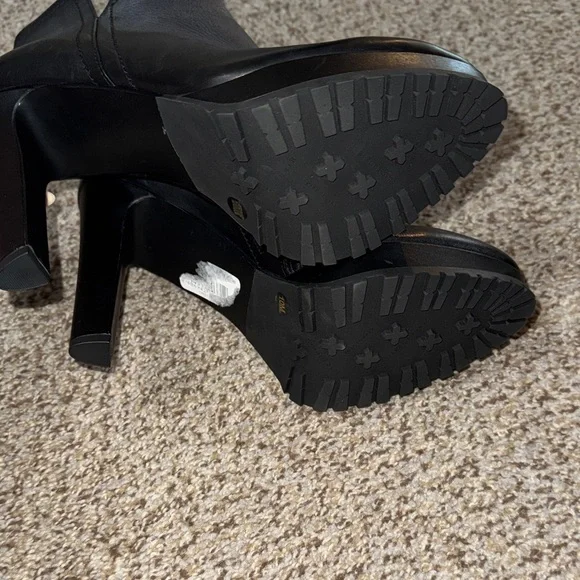 New Gianni Bini Black Omarrah Heeled lug Booties - Picture 7 of 7